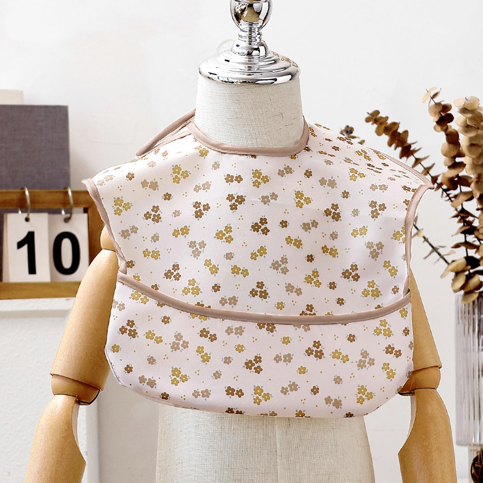 CoolaPeach bibs suit early education crafts and messy play