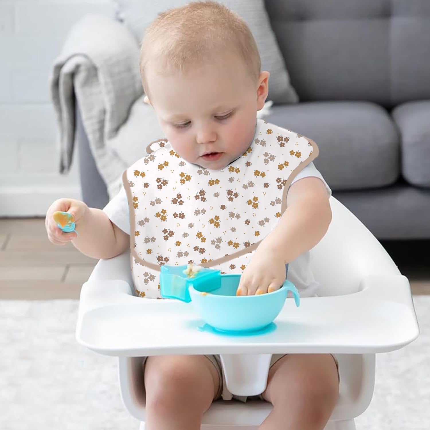 CoolaPeach bibs machine-washable and quick-drying for busy moms
