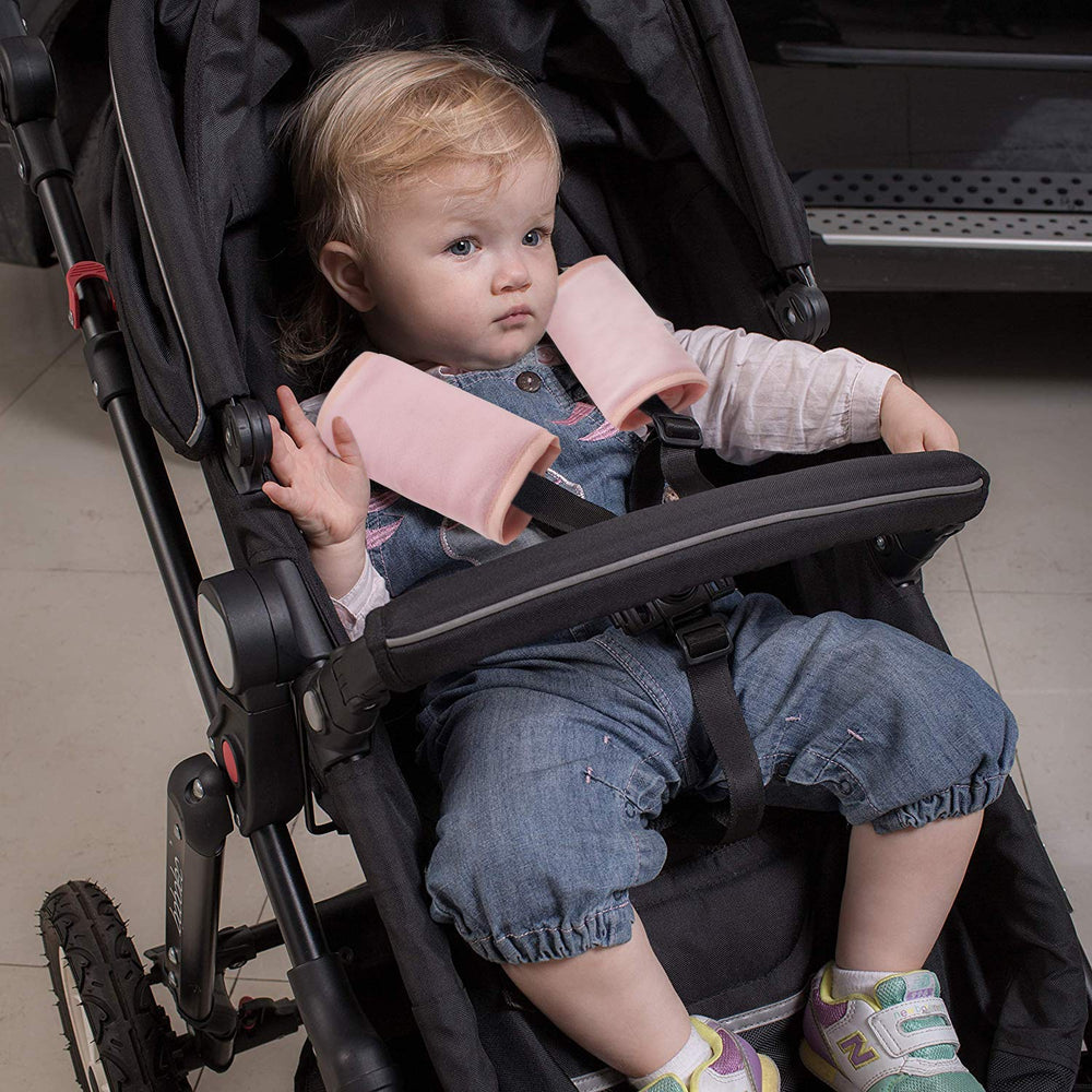 COOLBEBE neat car and stroller setup with tidy belts