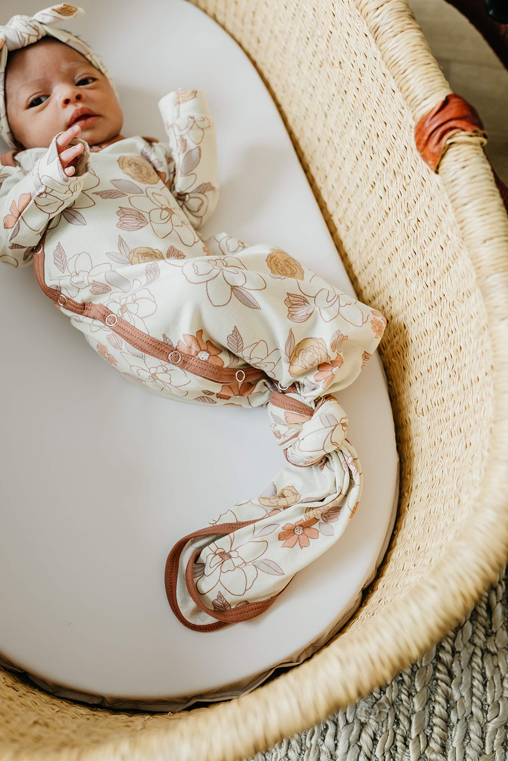 Copper Pearl bows pair with car seats and blankets for easy styling