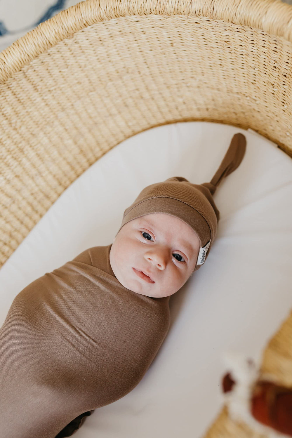 Copper Pearl blanket Gobi is easy to care for with machine washing on cold.