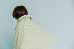 Copper Pearl Bogey three-layer blanket warmth-knit-layers detail demonstrates coziness in cooler weather.