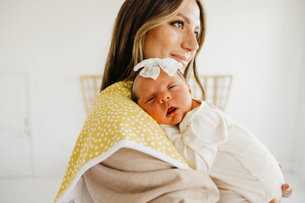Copper Pearl Lemon Set pairs with accessories for coordinated baby gear