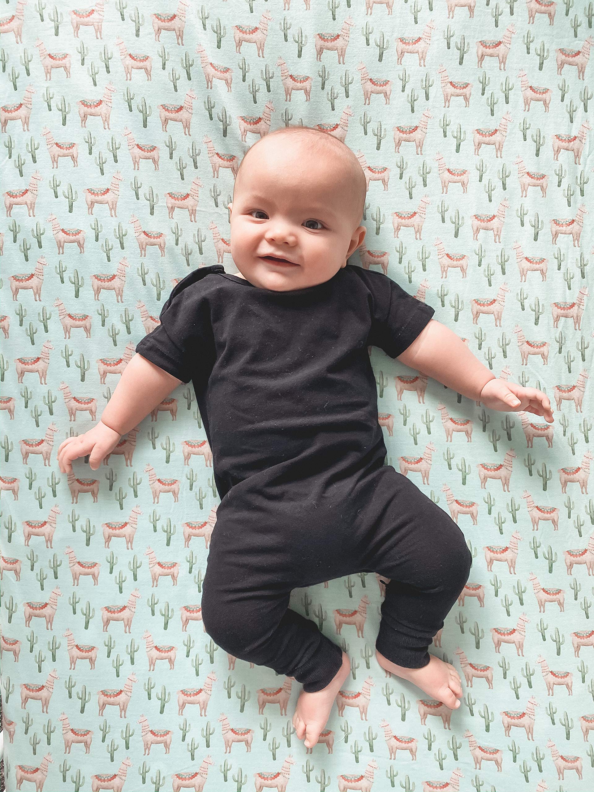 Copper Pearl Cusco knit crib sheet in a coordinated nursery scene
