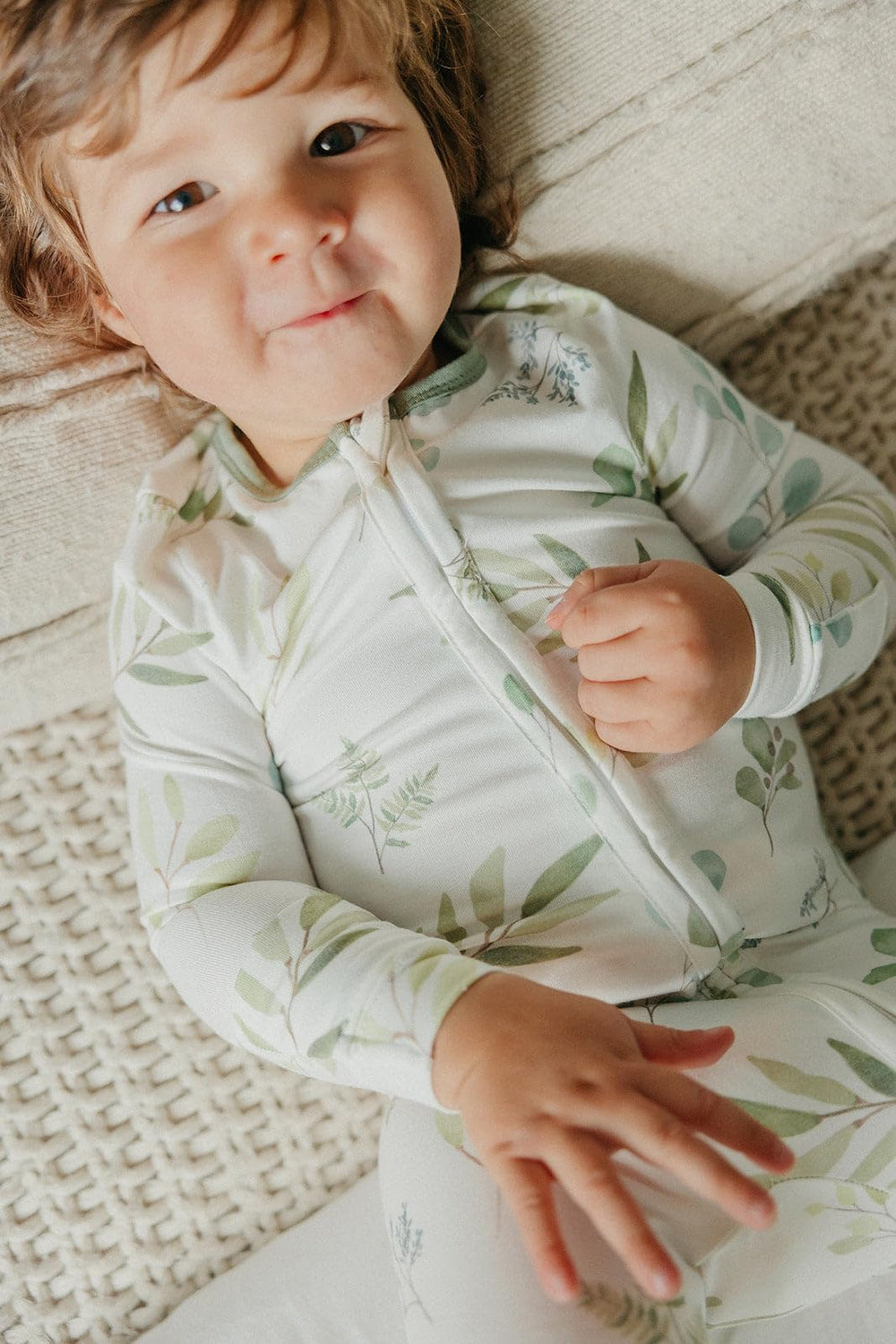 Copper Pearl Haven two-way zipper demo highlights quick diaper access