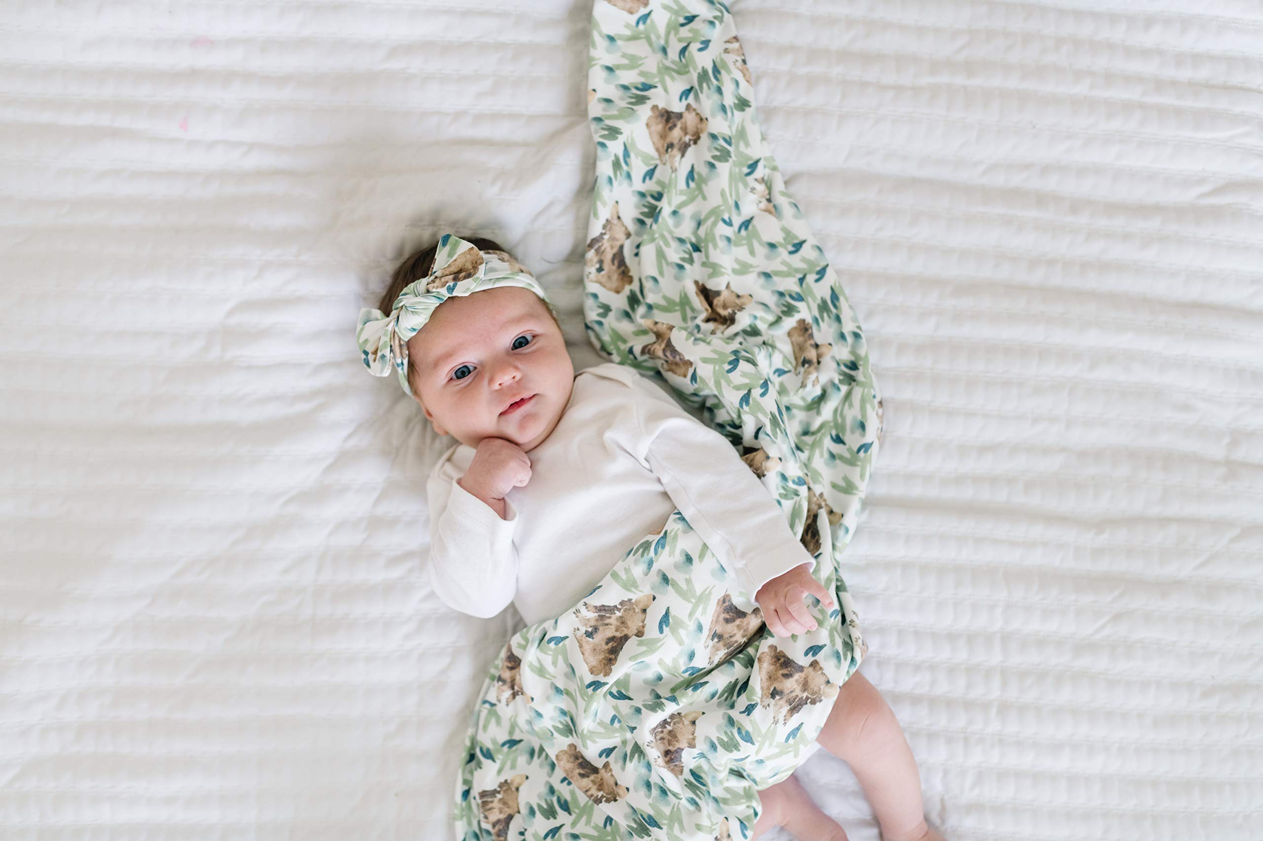 Copper Pearl headband photoshoot-ready style for adorable newborn moments.