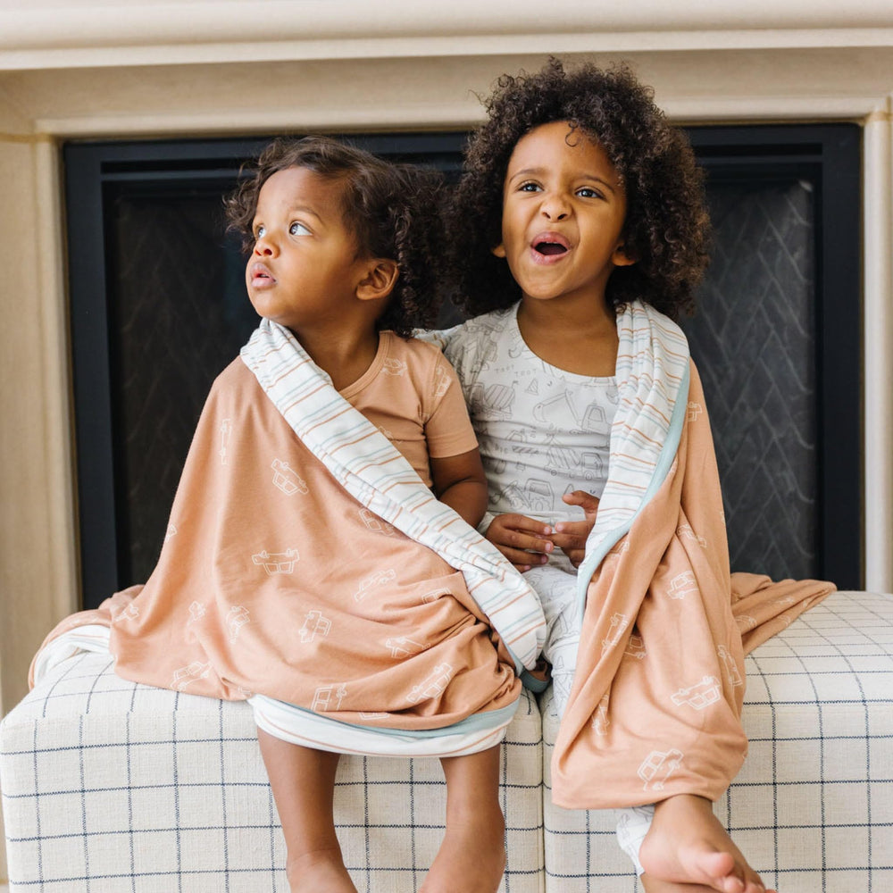 Copper Pearl Jumbo Knit Throw gift-ready packaging makes gifting easy