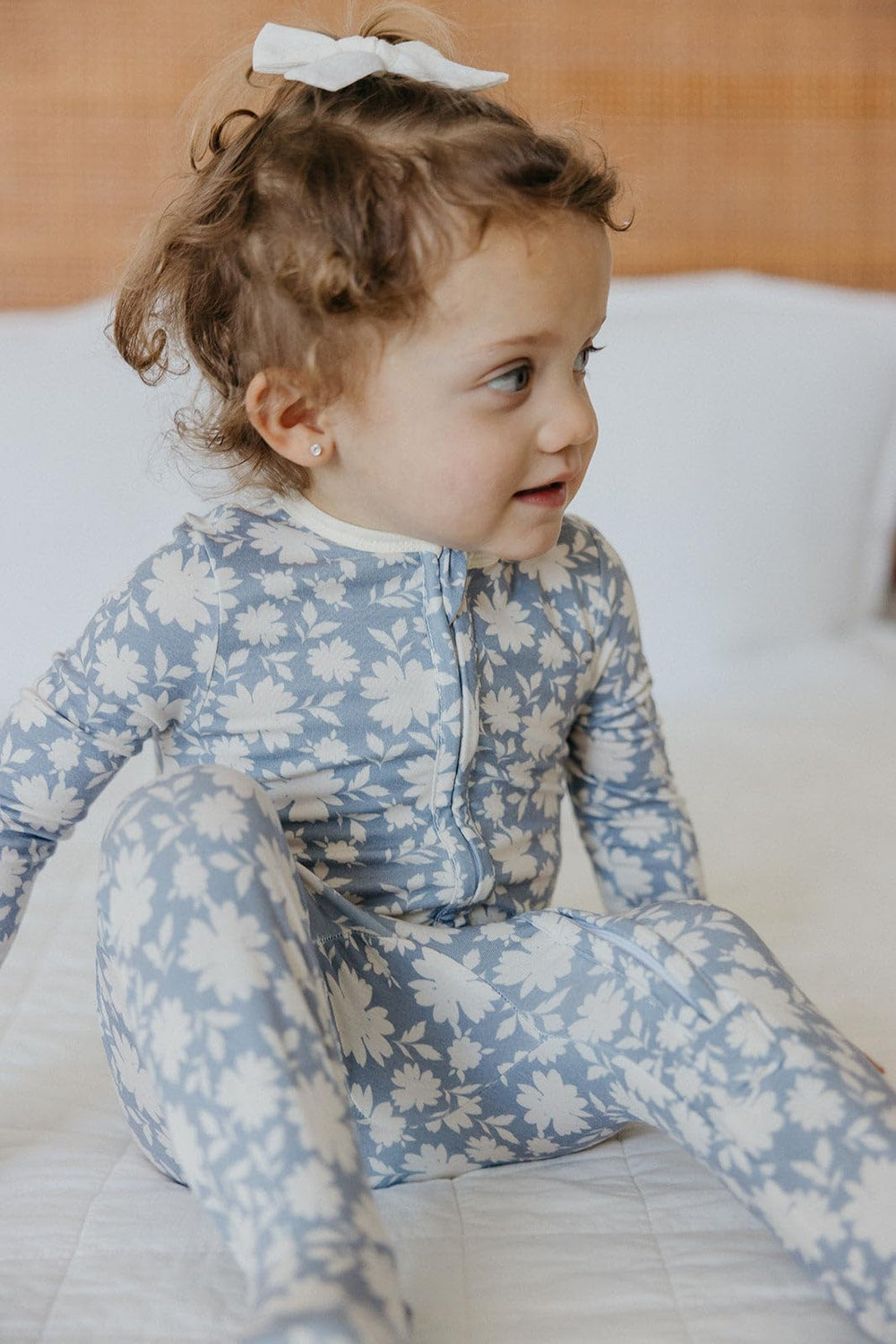Copper Pearl Lacie premium-knit fabric delivers breathable comfort all day.