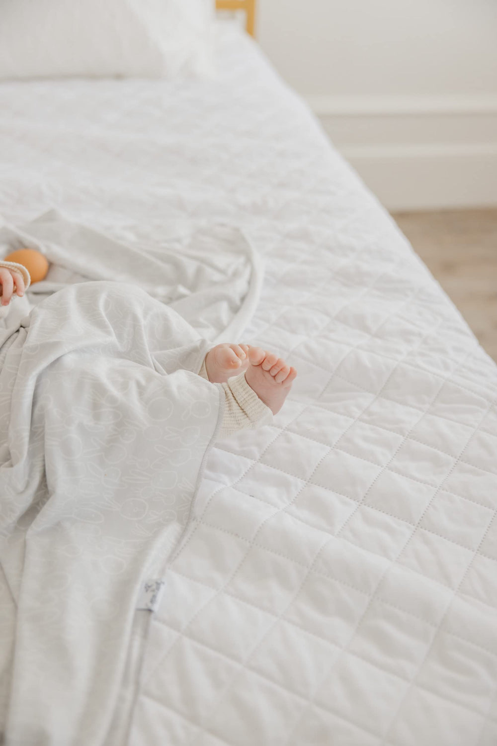Copper Pearl Peter machine-washable care maintains softness after many washes.