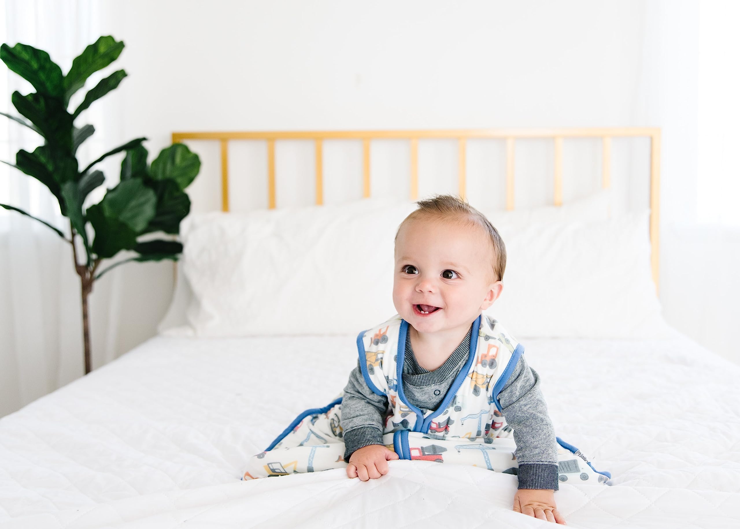 Copper Pearl sleep bag diesel top zip highlights quick, easy on-off access during bedtime routines.