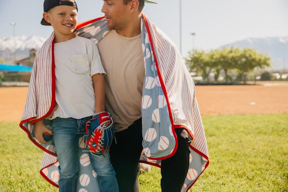 Copper Pearl Slugger three-layer pattern coordinating with signature prints.