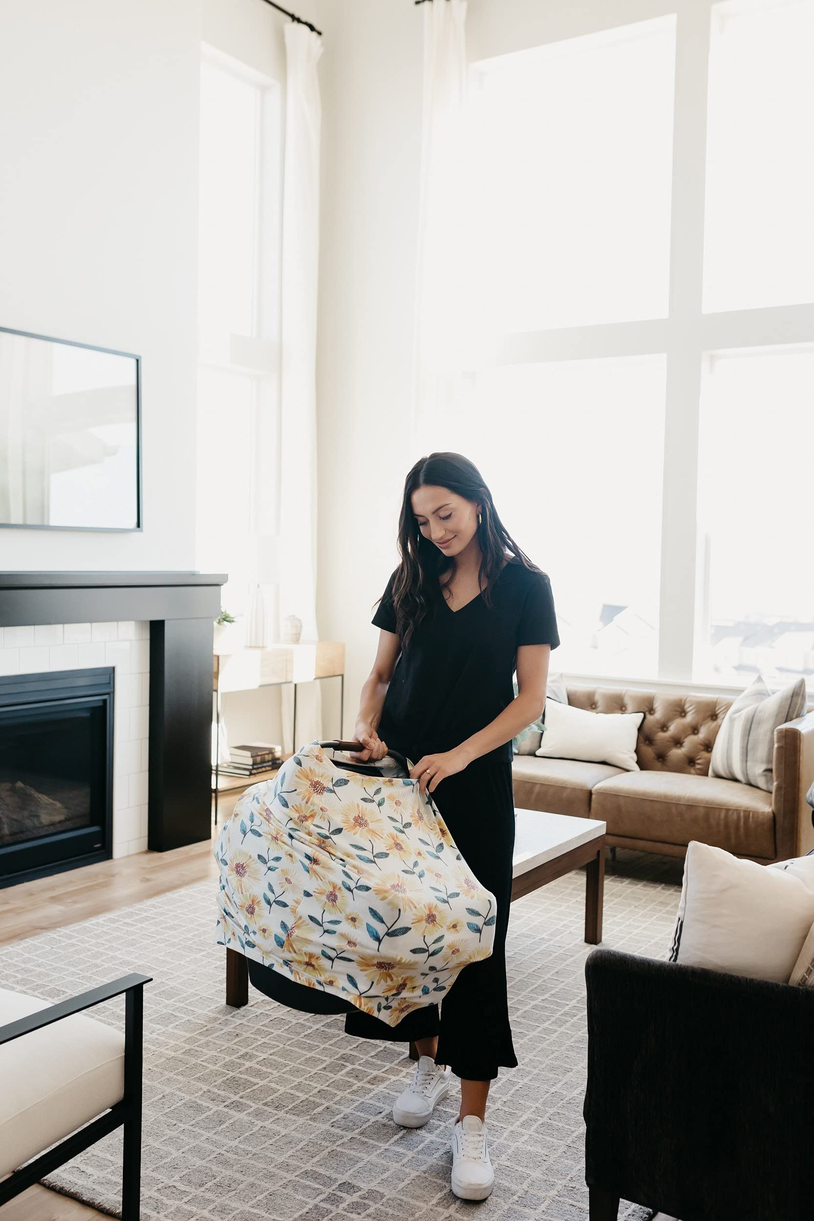 Copper Pearl Sunnie easy-access design supports quick nursing and visibility