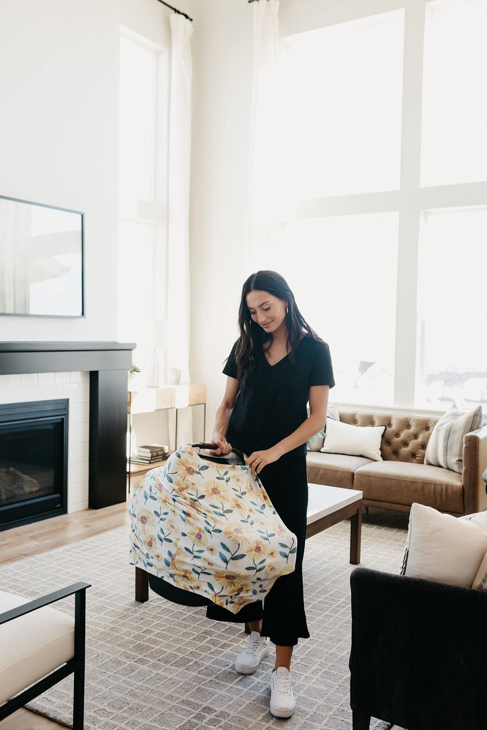 Copper Pearl Sunnie easy-access design supports quick nursing and visibility