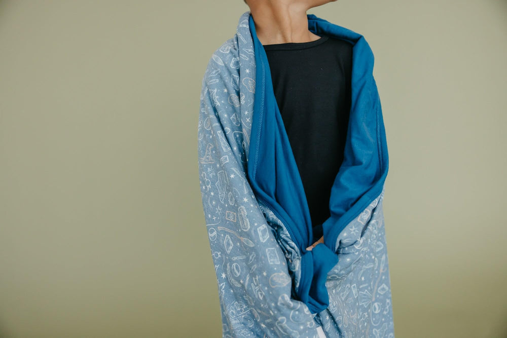 Copper Pearl Hogwarts-design blanket image showcases licensed print to spark imaginative playtime.