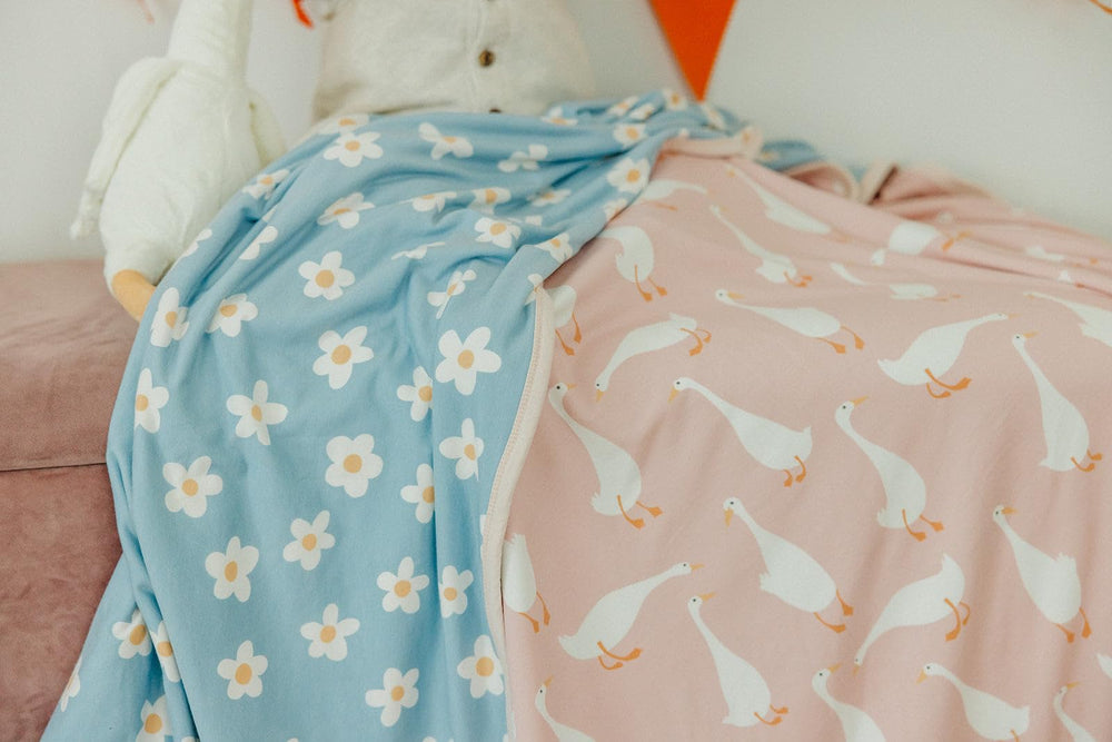 Copper Pearl blanket nursery-design pattern showcases modern style for chic cribs.
