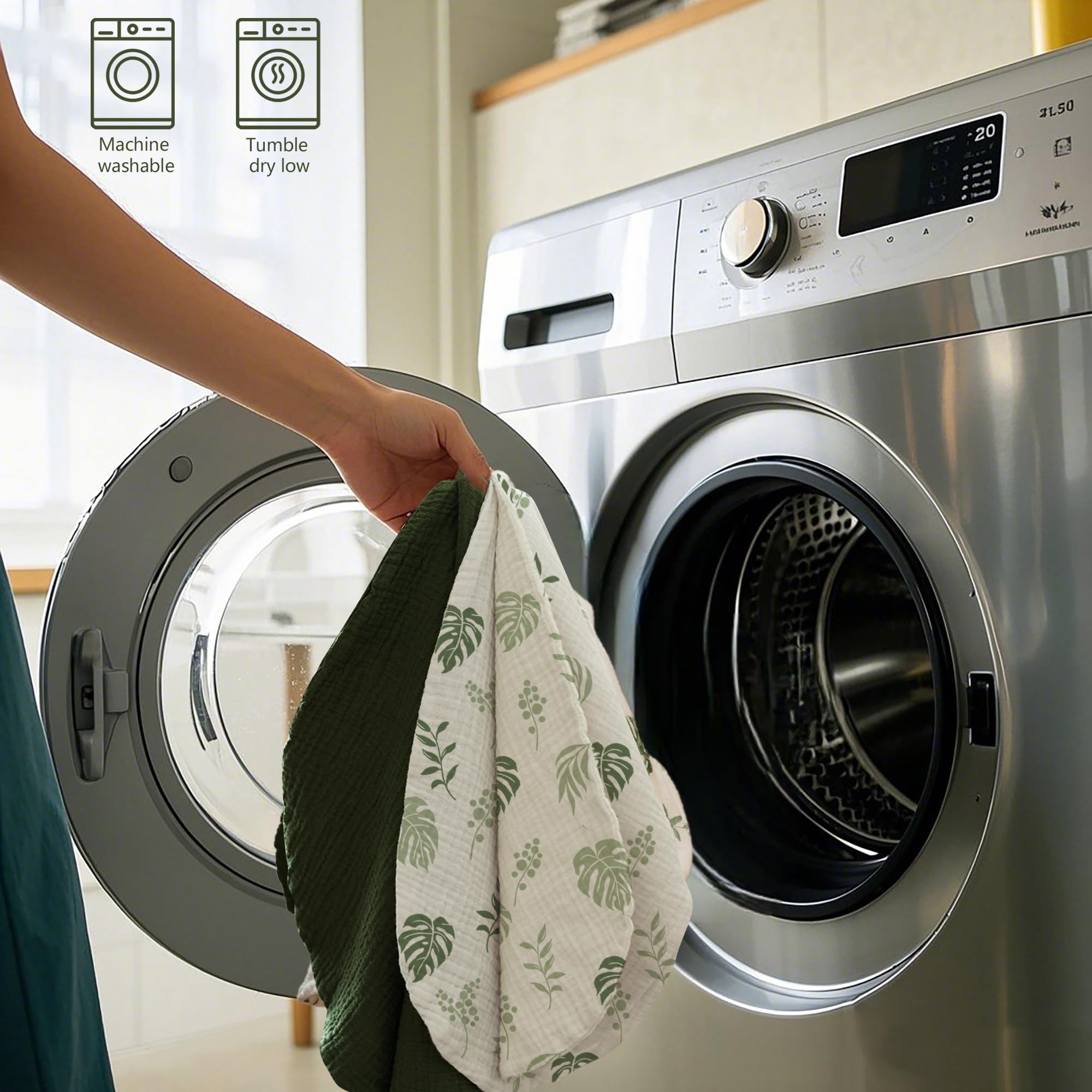 Coreeky leaf-green cover features durable stitching for everyday use.