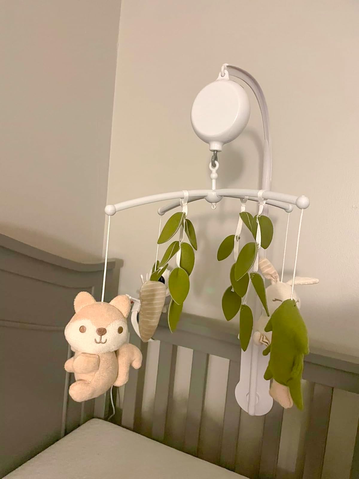 COTTONBEBE crib mobile easy-installation fits most cribs for quick setup