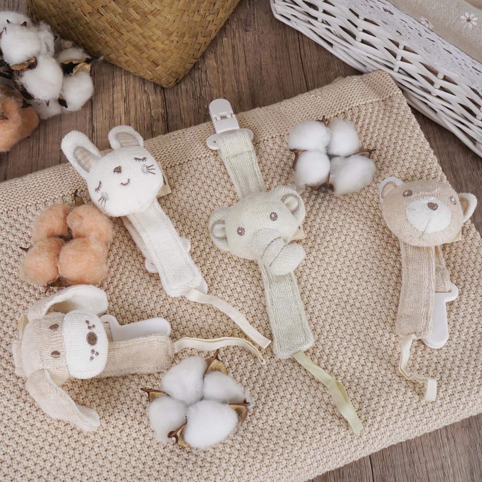 Cottonbebe pacifier clip packaging box two-pack gift-ready.