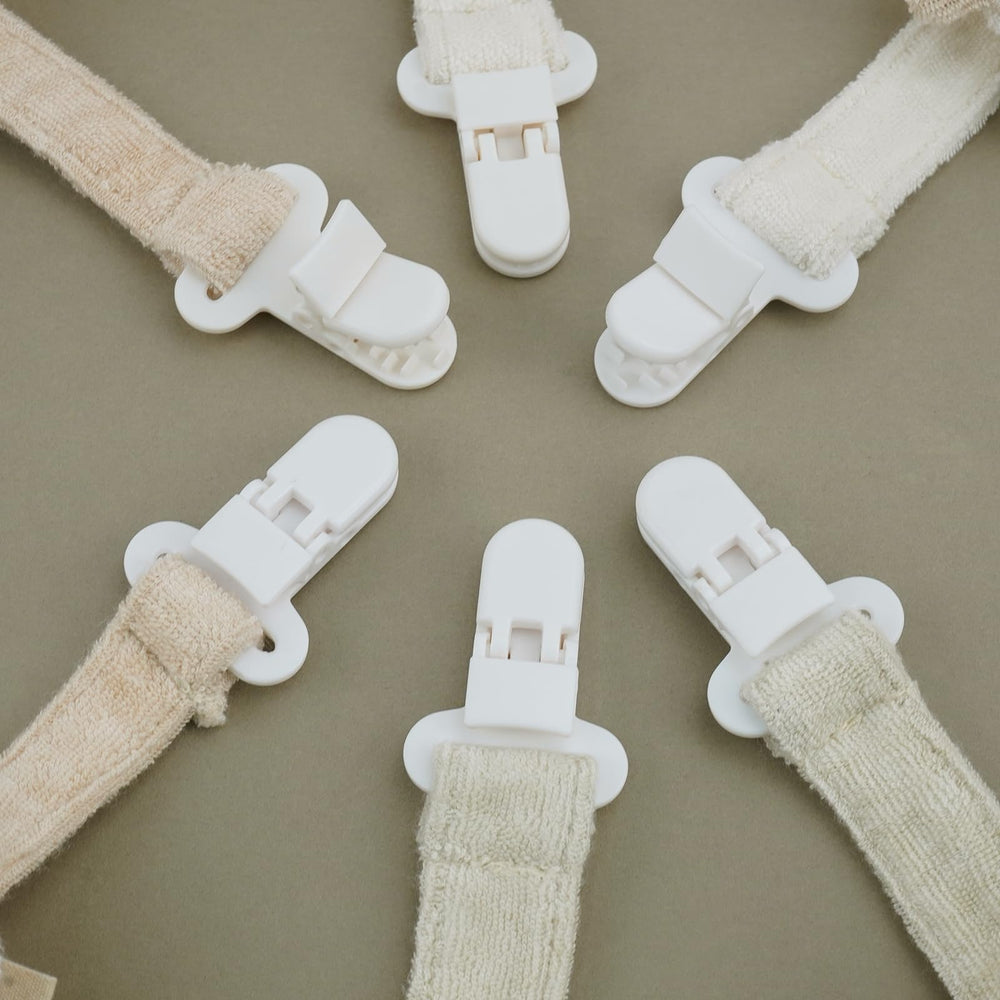 Cottonbebe pacifier clip unisex design suits both boys and girls.