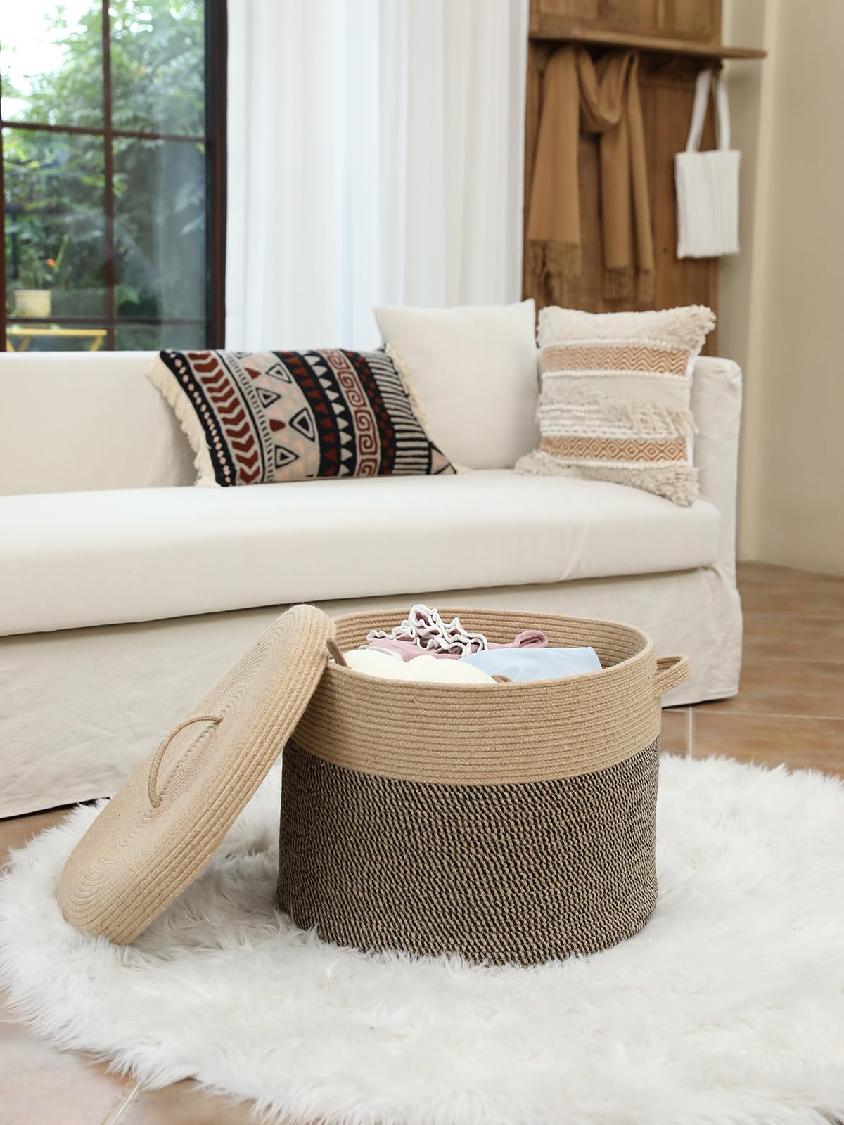 Cottonphant basket standing alone demonstrates rigidity when empty.