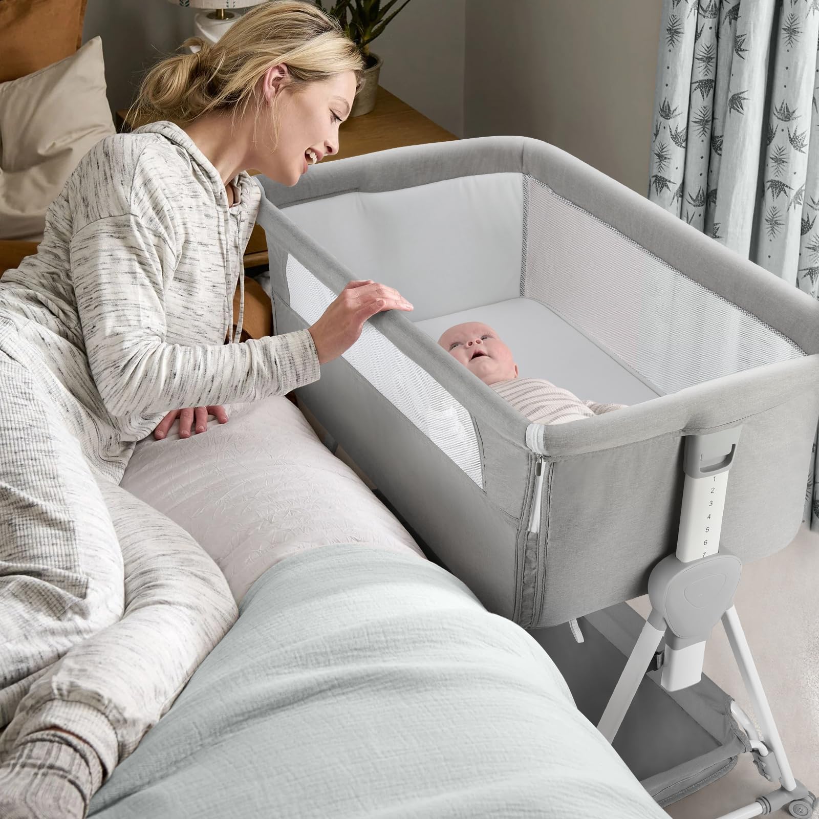 Cowiewie Bassinet Bedside Sleeper provides a 2-in-1 mode for day and night use