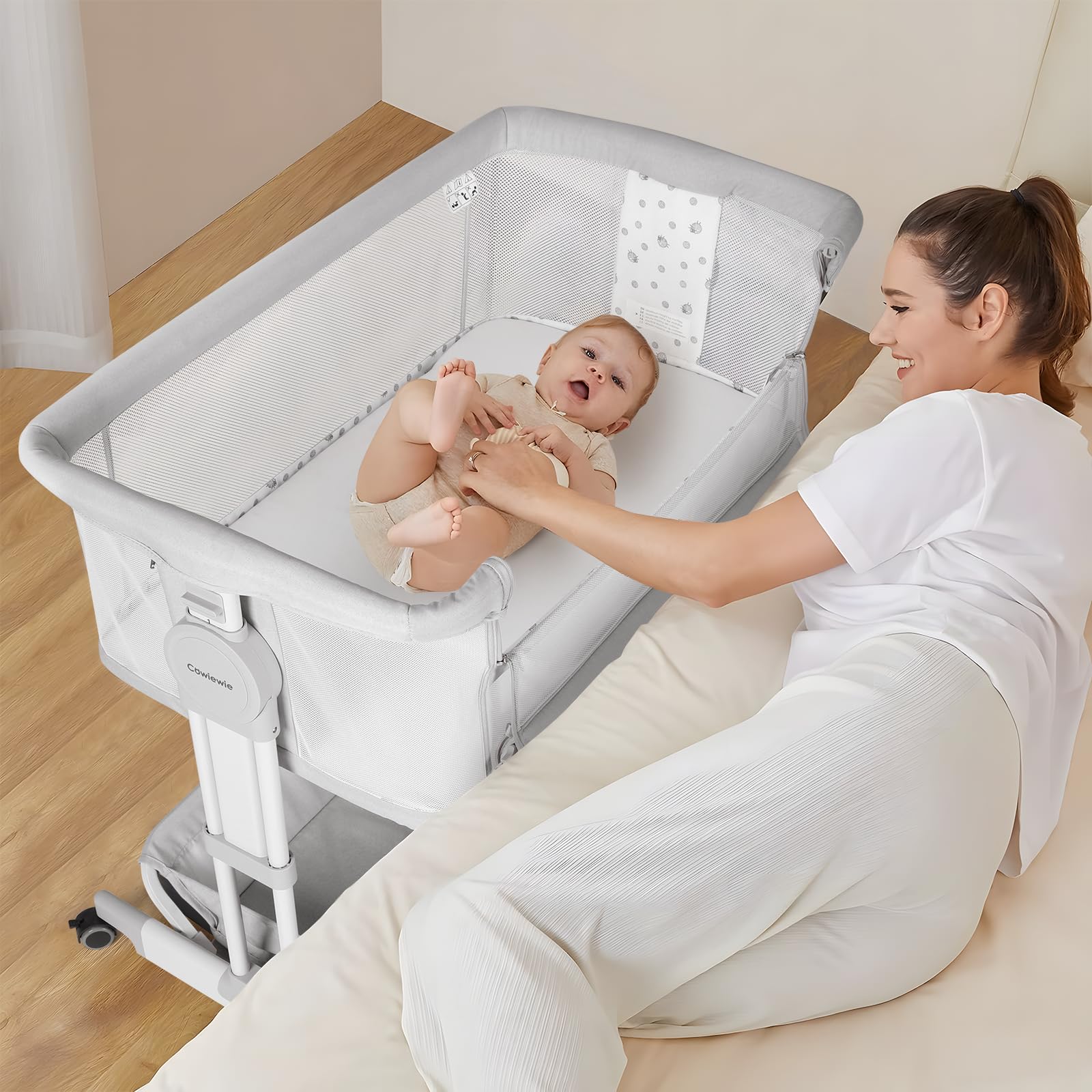 Cowiewie Bassinet breathable 3D mattress promotes airflow and comfort.