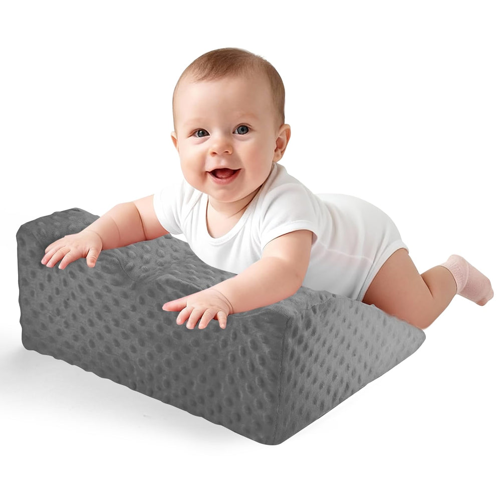 CreateBay nursing-reflux-prop cover shows soft, washable surface for easy cleanup.