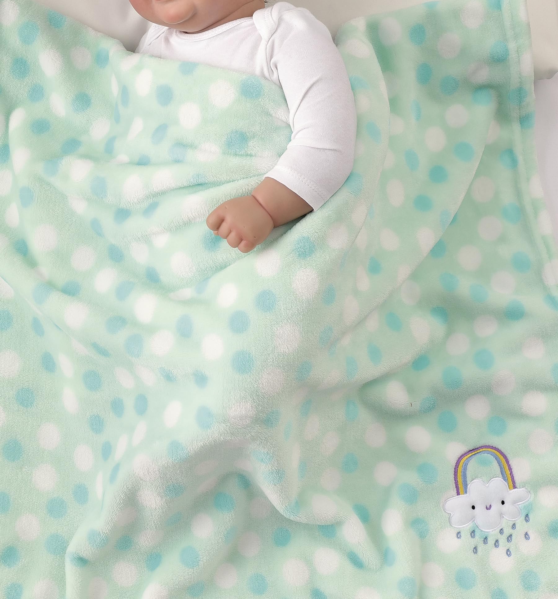 CREVENT 30x40 blanket in crib or stroller for versatile use