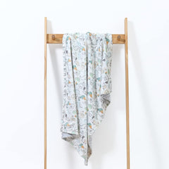 CREVENT blanket in car or crib highlights versatile, portable warmth for on-the-go families.