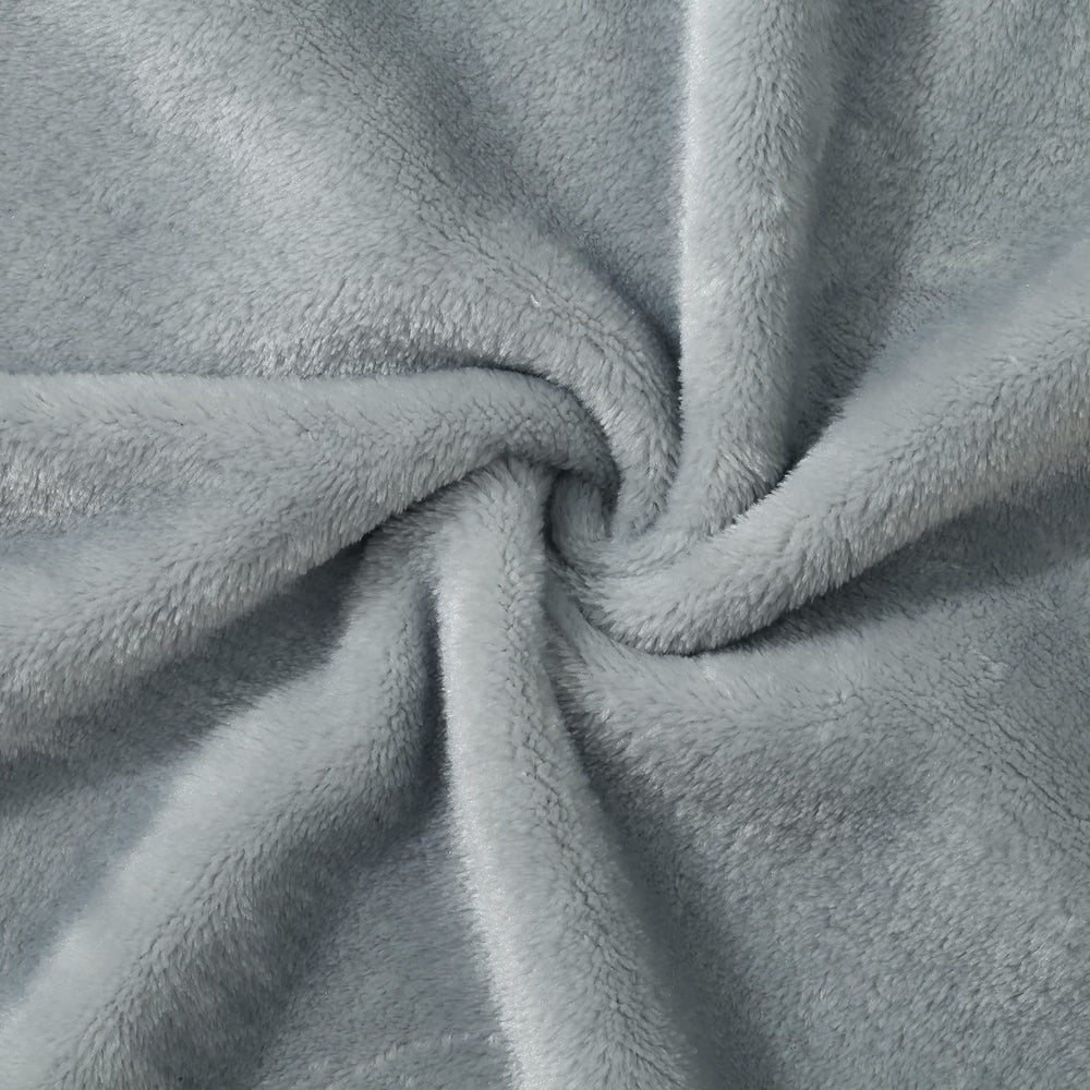 CREVENT gift-pack blanket grey lion presents a thoughtful baby shower gift