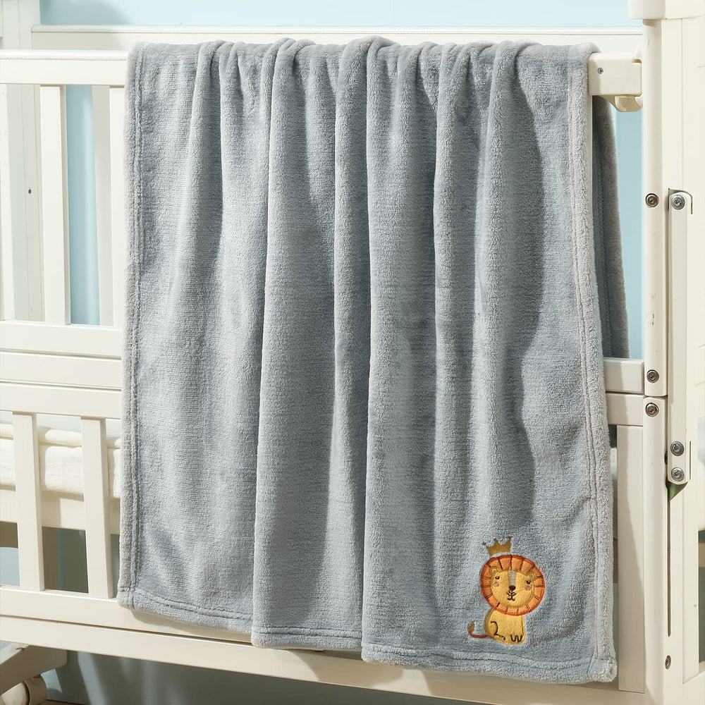 CREVENT machine-washable blanket graphic implies easy cleanup after spills