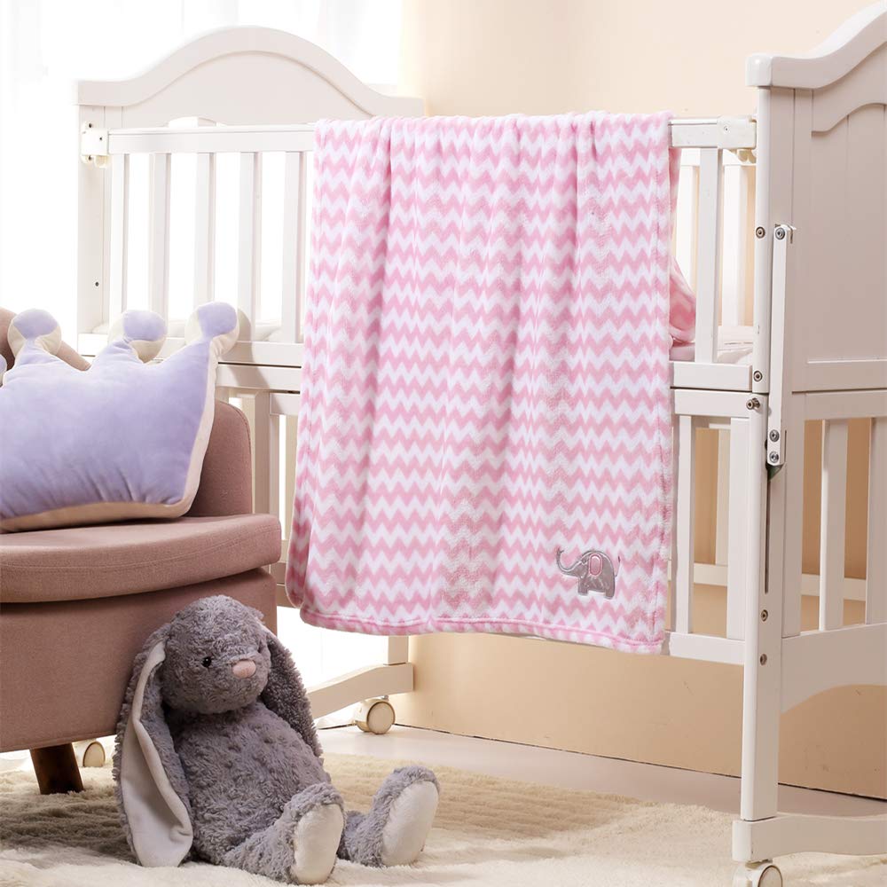 CREVENT soft fleece crib blanket offers lightweight warmth for naps.