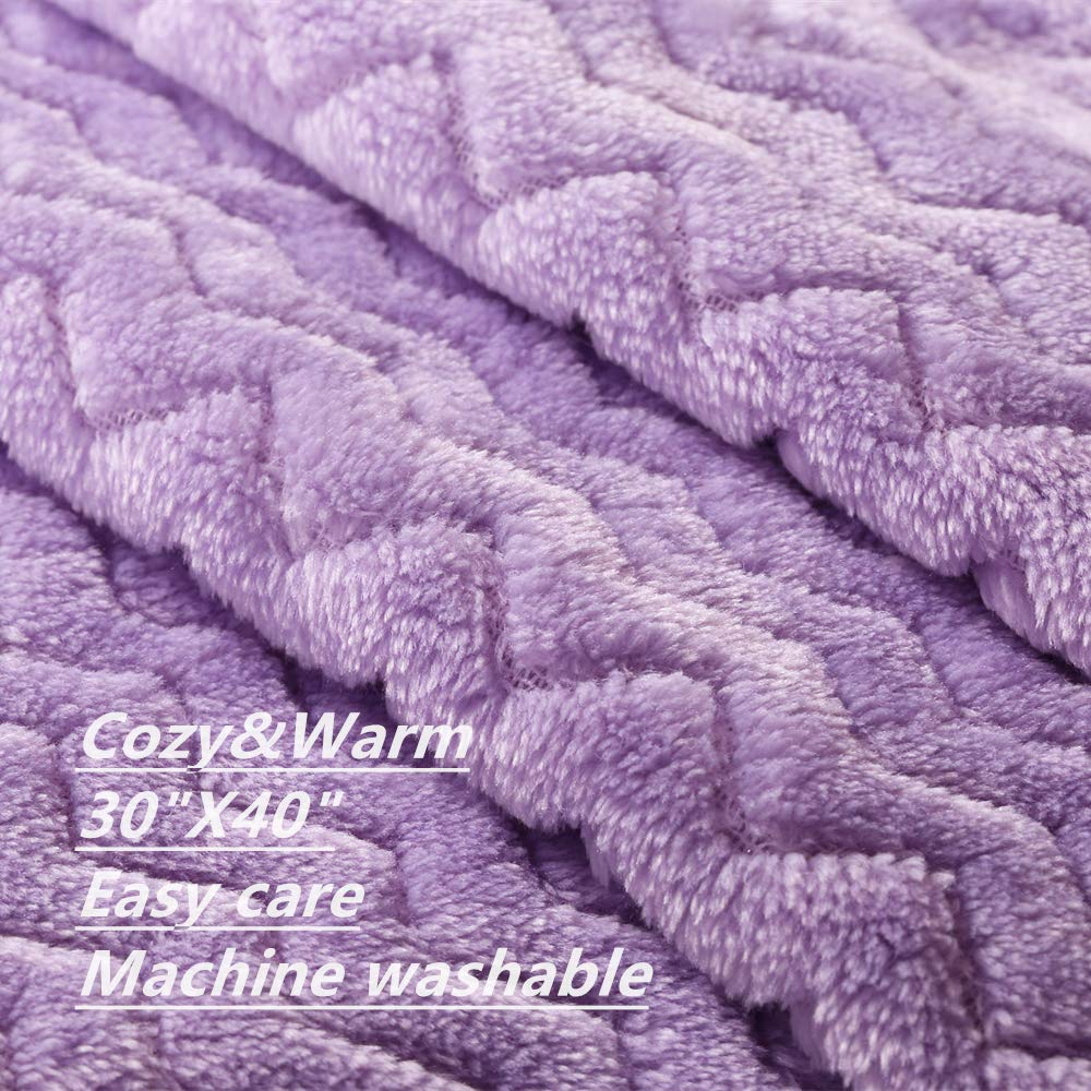CREVENT Wave Lanveder blanket in stroller with baby, showcasing portability.