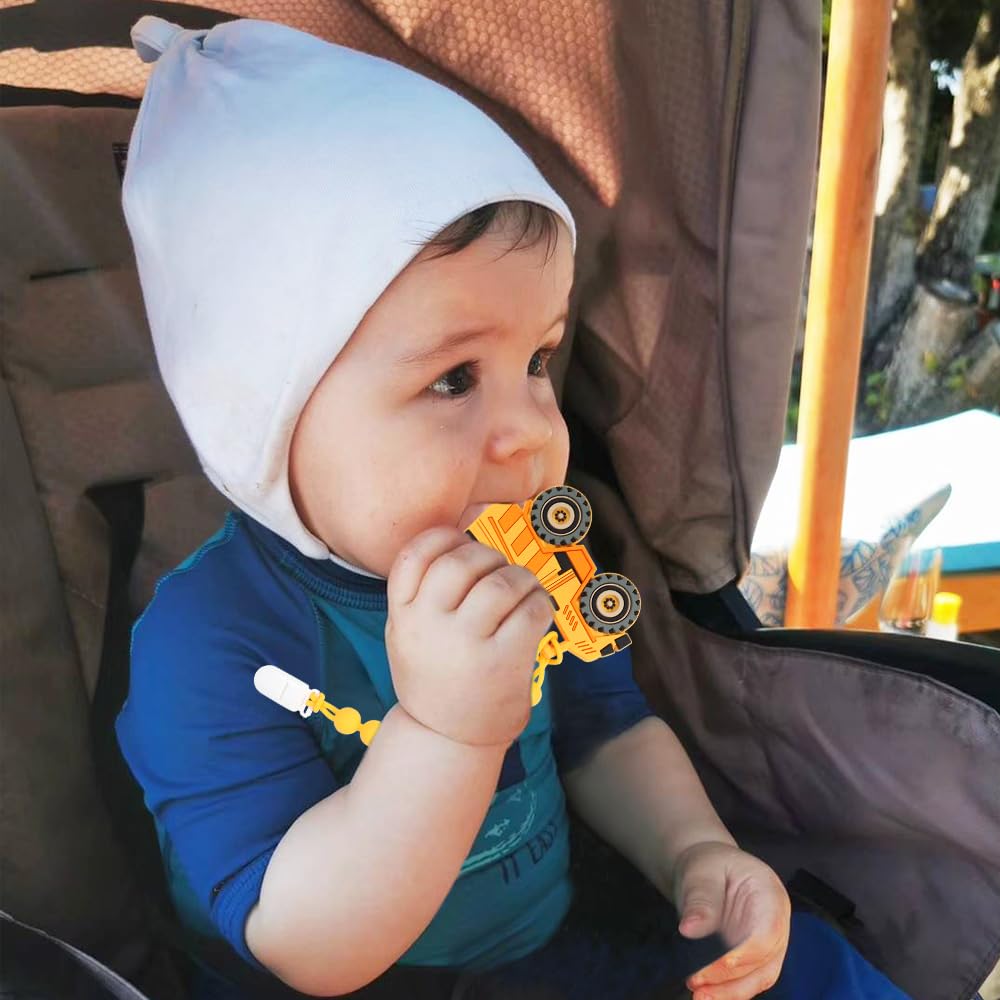 Cuebo stroller-clip-attachment-teether easily clips to clothing or car seats.