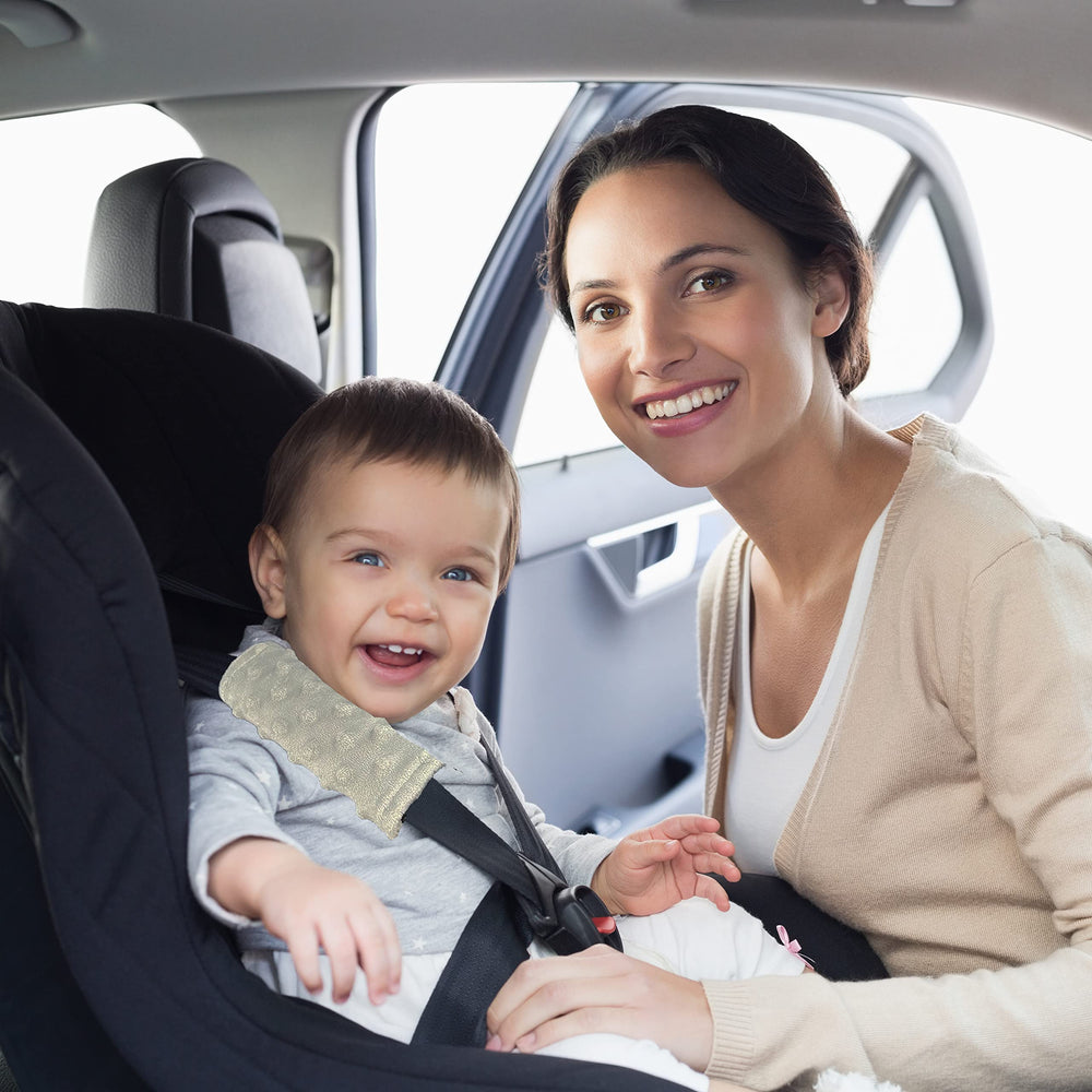 Culclendy baby neck pad protector demonstrates head support and irritation-free wear.