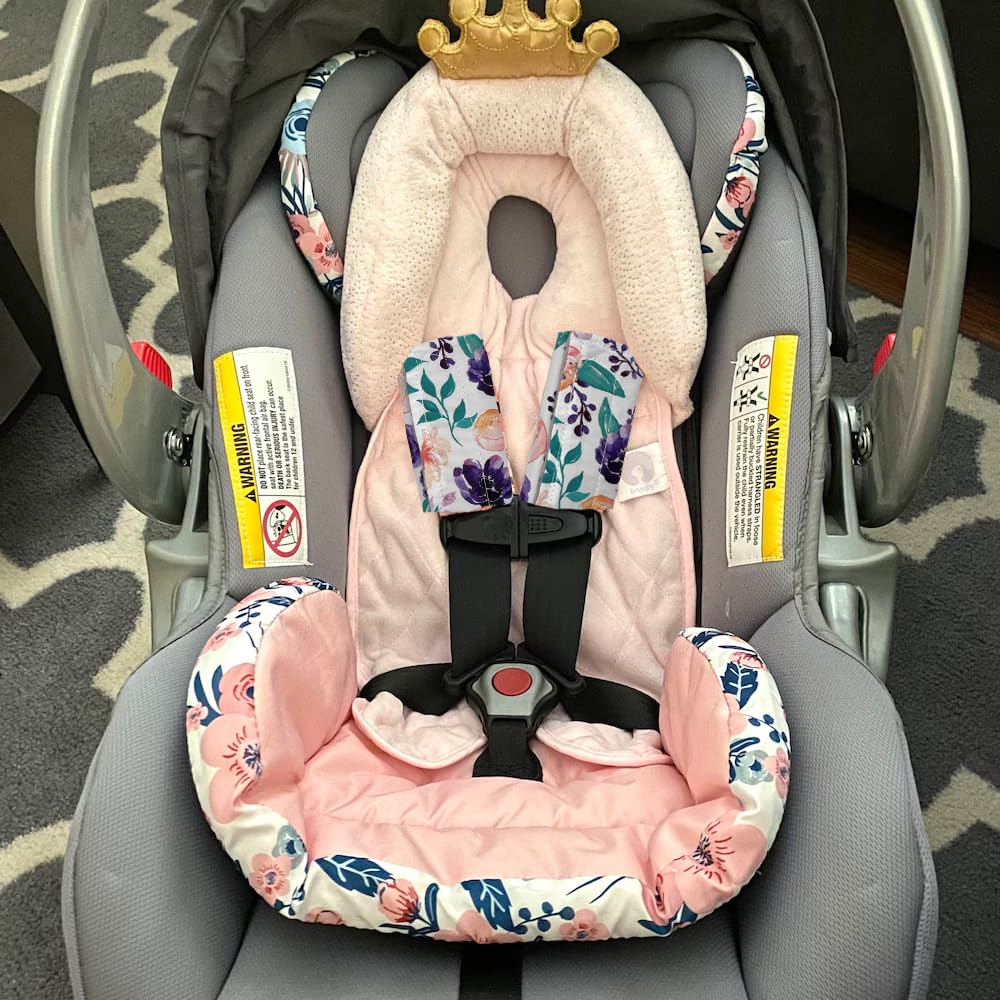 Culclendy reversible design with minky and floral sides offers two looks.