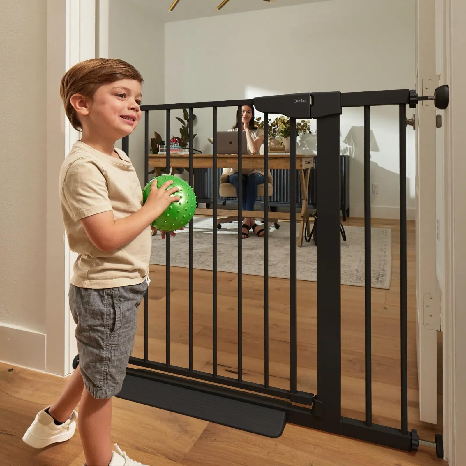 Cumbor Mom's Choice Award design reflects trusted family-friendly safety