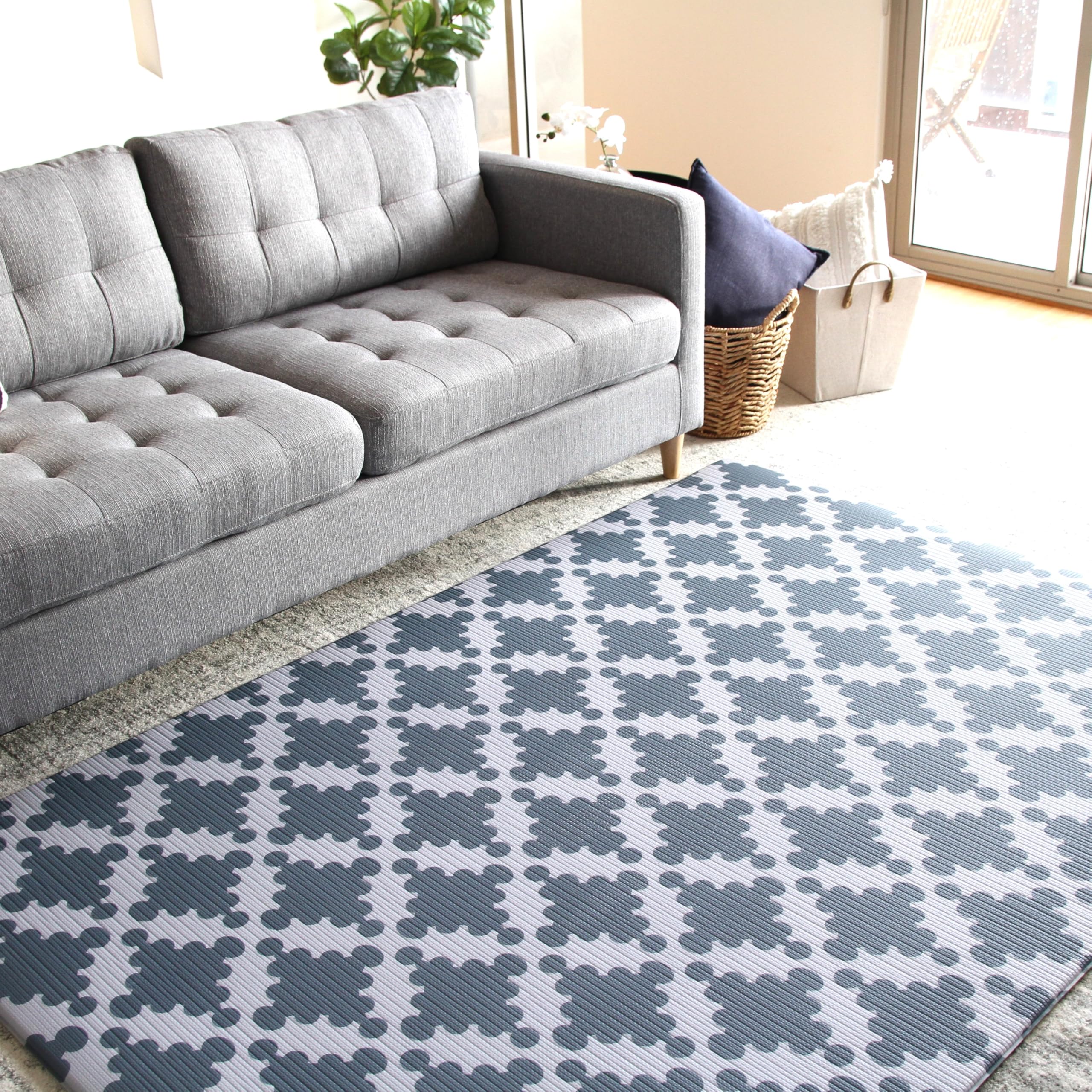 Cushmat expansive 6.5ft by 4.5ft layout provides ample crawl space