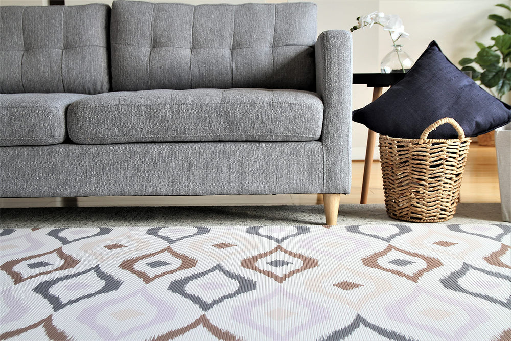Cushmat large surface doubles as a living room rug for family moments.