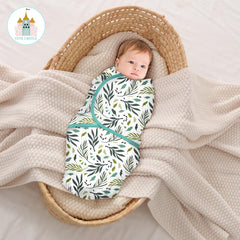 Cute Castle ergonomic-design demonstrates hip-friendly support while keeping baby snug.