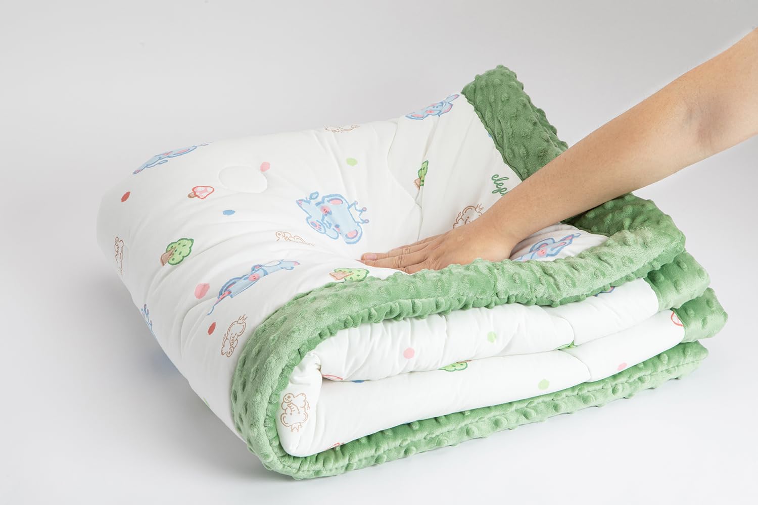 Cutie Pumpkin machine-washable toddler comforter designed for easy cleanup.