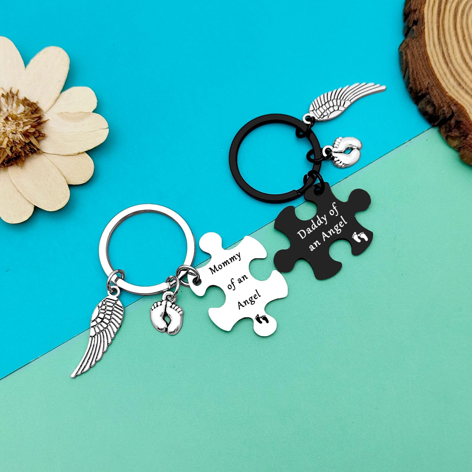 Dabihu memory keychain held in hand demonstrates tangible comfort during grieving.