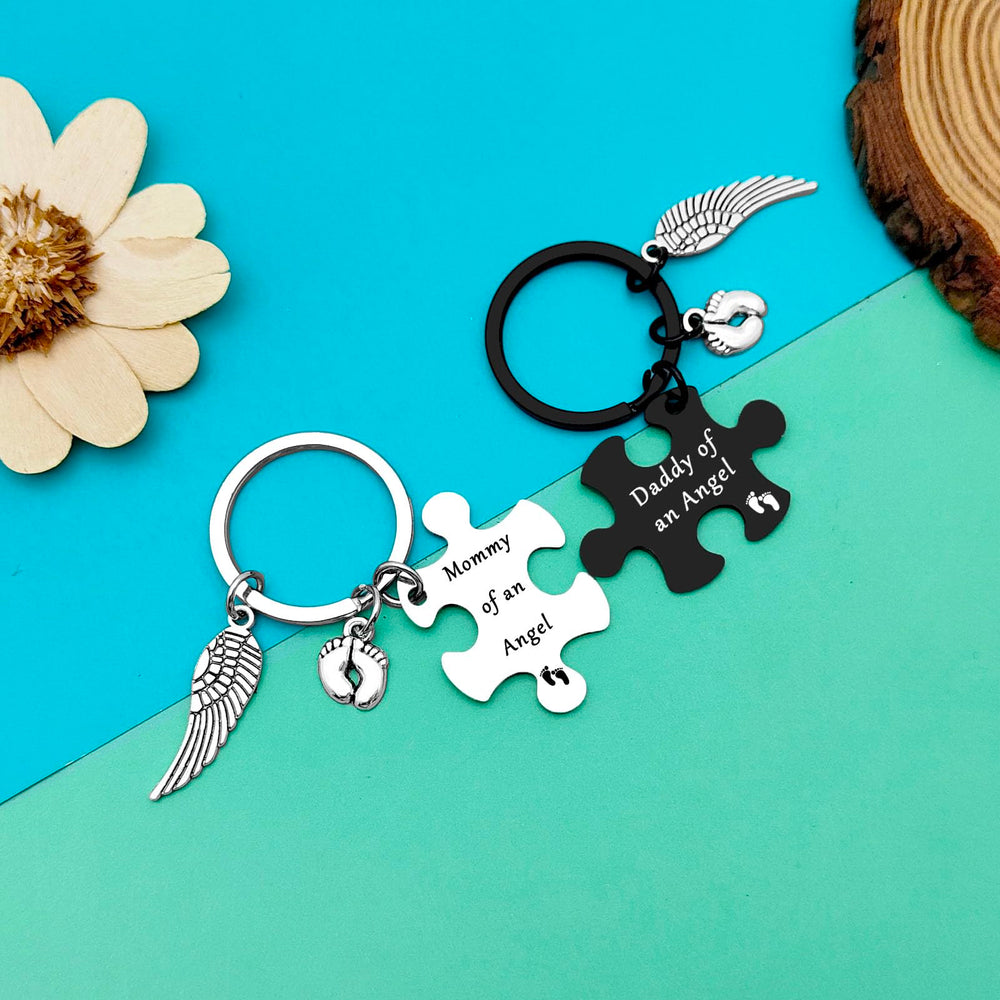 Dabihu memory keychain held in hand demonstrates tangible comfort during grieving.