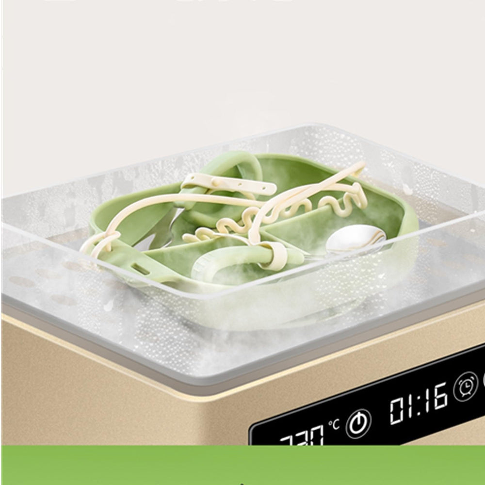DAECHAO silicone tableware for babies supports helping weaning with built-in suction and tethers.