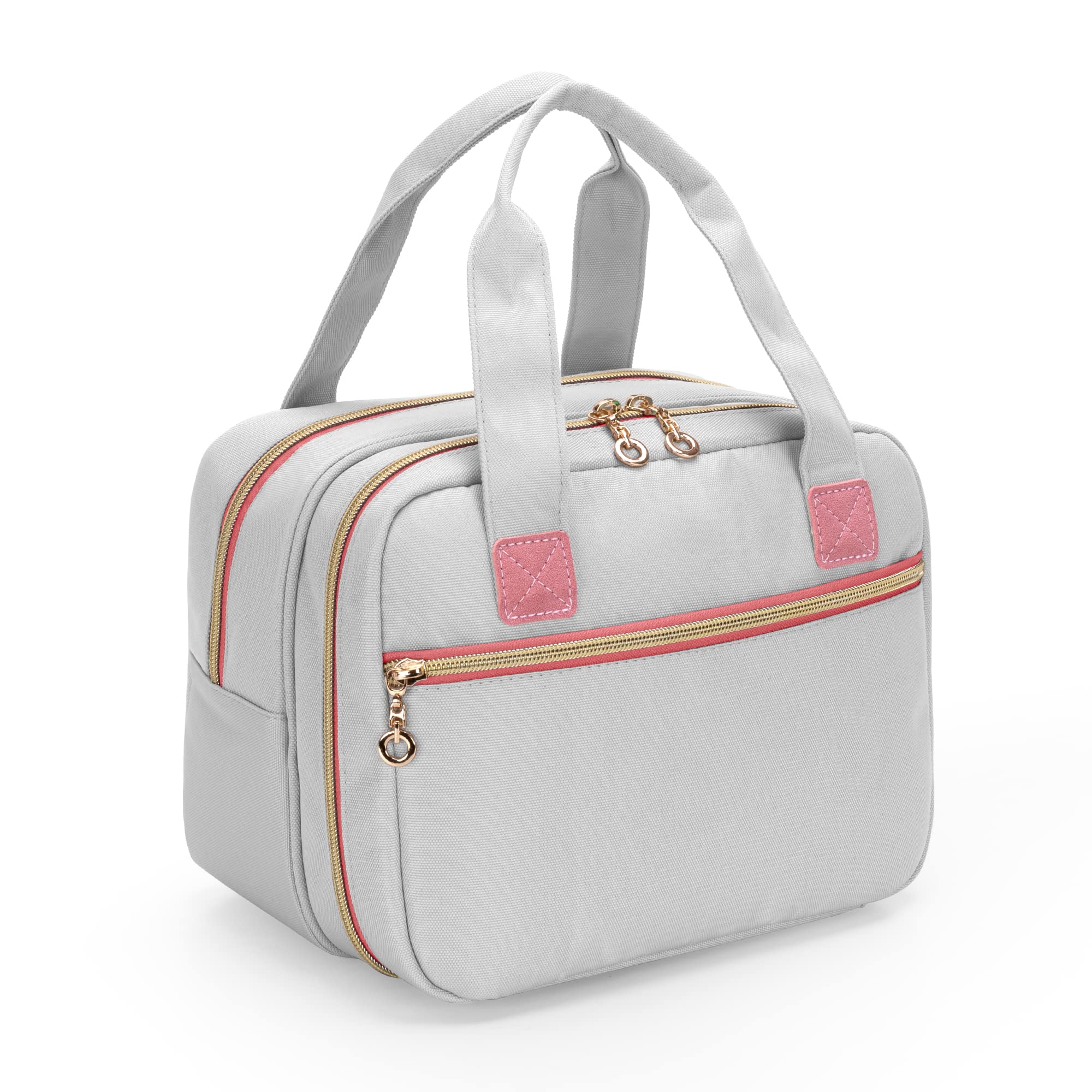 Damero bag's lightweight nylon build balances durability with portable everyday use.