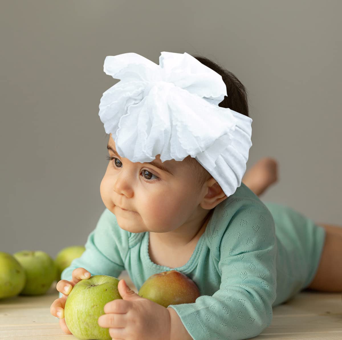 DANMY newborn hair accessory pack helps match outfits with colors.