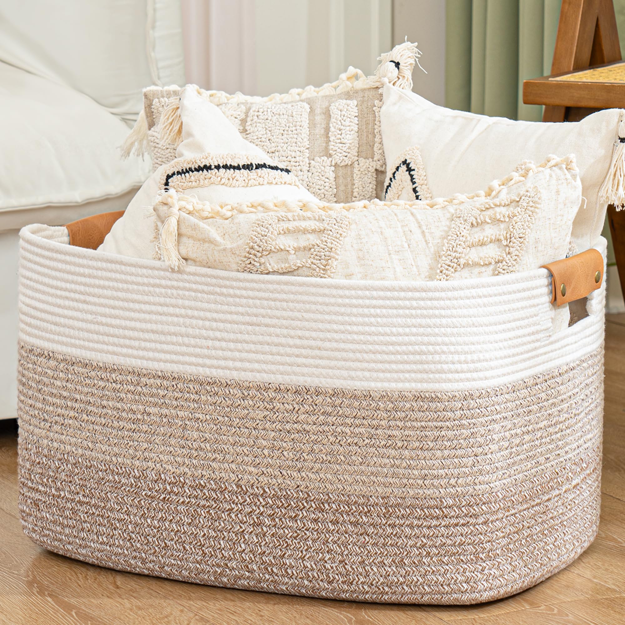 danpinera Blanket Basket 72L with gradient brown weave for easy blanket storage.