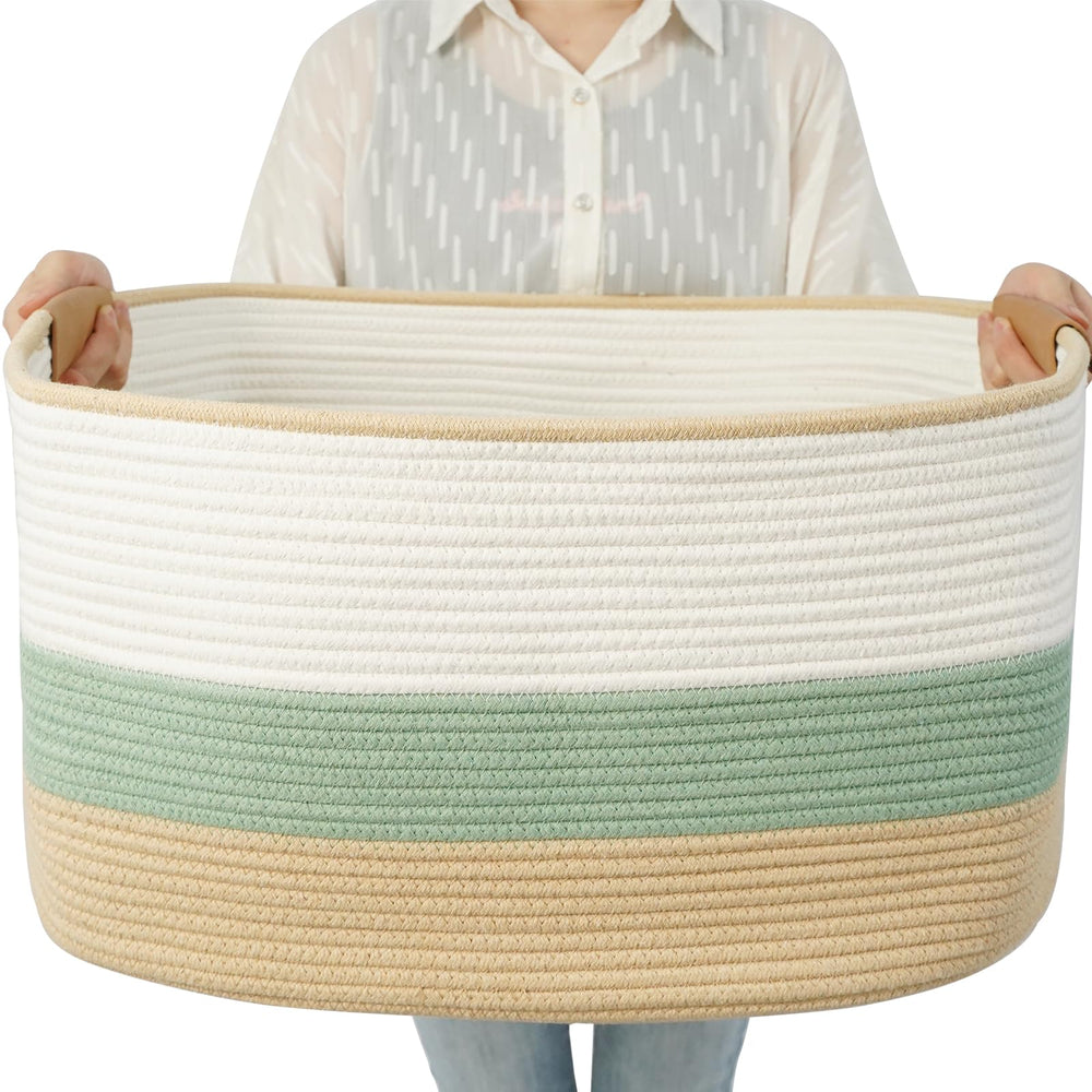 danpinera large woven basket with 108L capacity, ideal for blankets