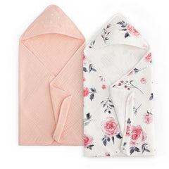 David's Kids hooded towel demonstrates 6-layer absorbent muslin for fast post-bath drying.