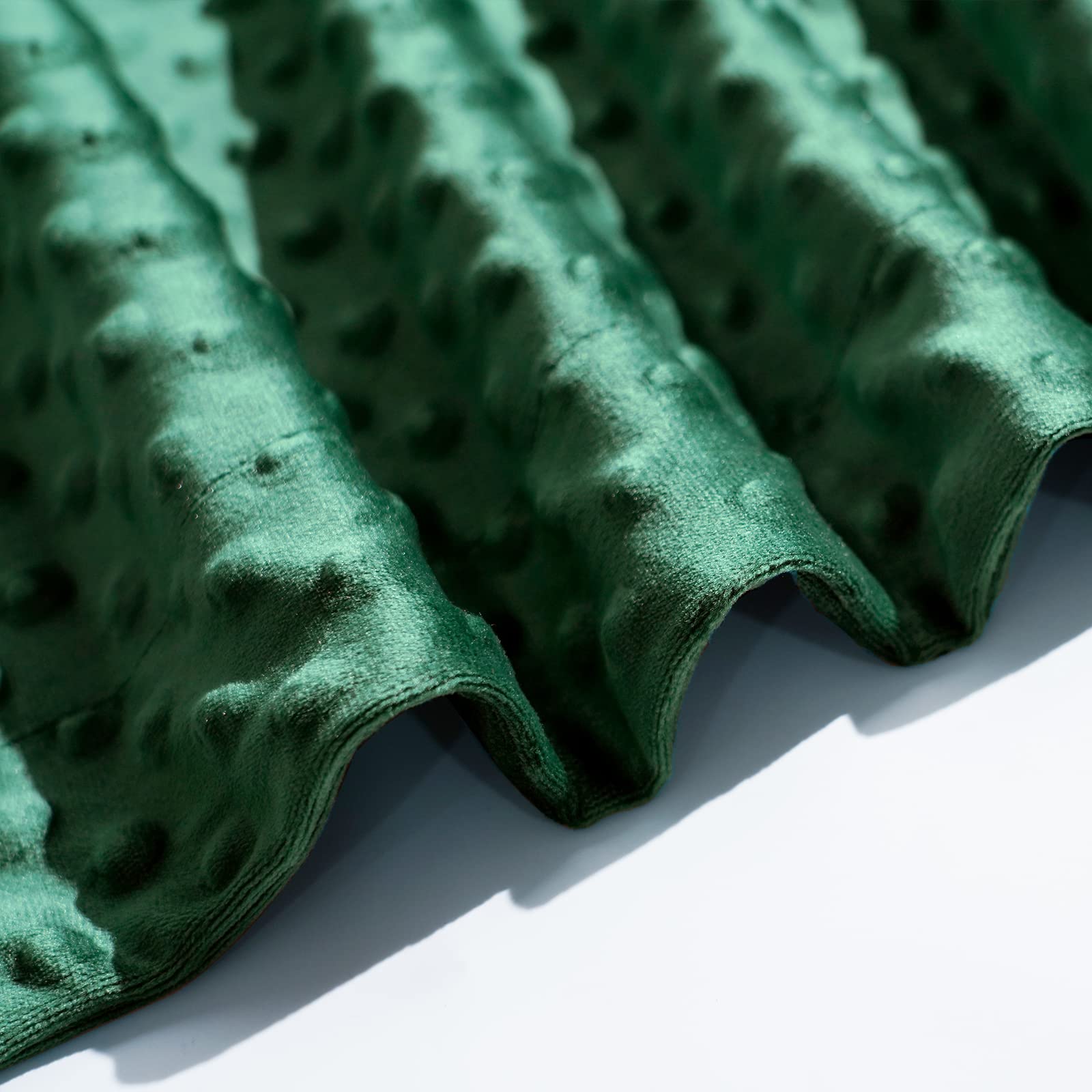 David's Kids machine-washable minky blanket maintains softness after washes.